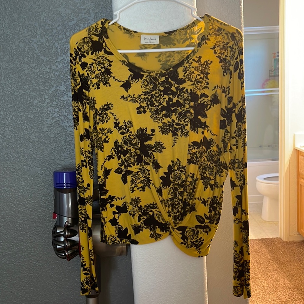 Womens long sleeve cropped blouse